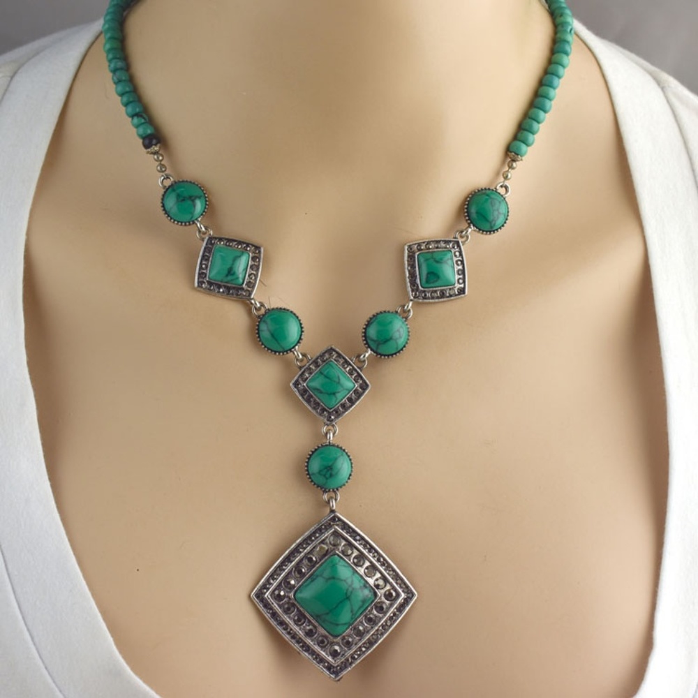 Faux Green Turquoise Necklace & Earring Set